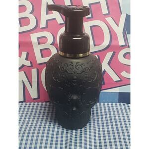 BBW Vampire Blood Black Skull Dispenser Gentle & Clean Foaming Hand Soap 12 oz.